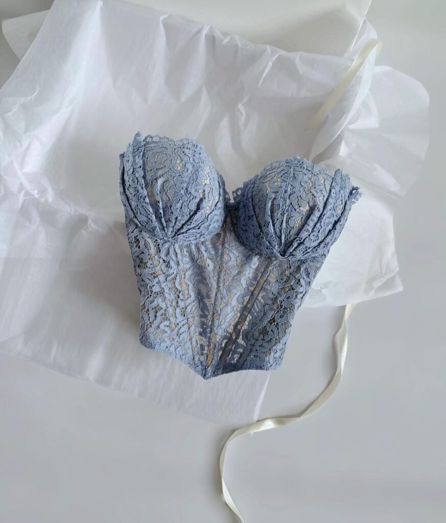 Detaj i punuar në Vola Atelier